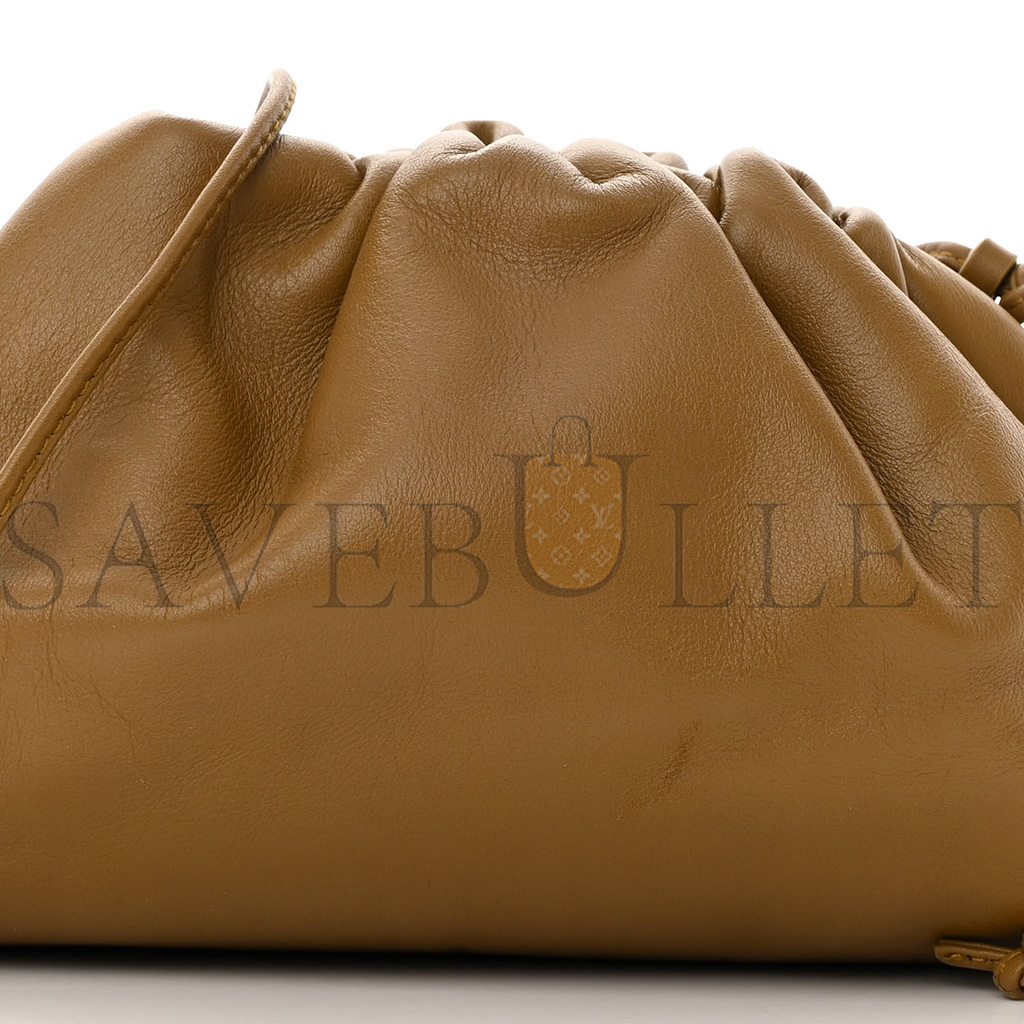 BOTTEGA VENETA BUTTER CALFSKIN THE MINI POUCH CAMMELLO (22*14*5cm)